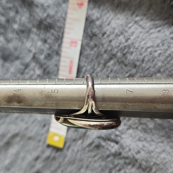 Silver ring with green stone size 6 - Picture 7 of 7